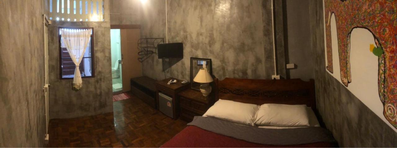 Bee Friend Hostel Csiangmaj Kültér fotó